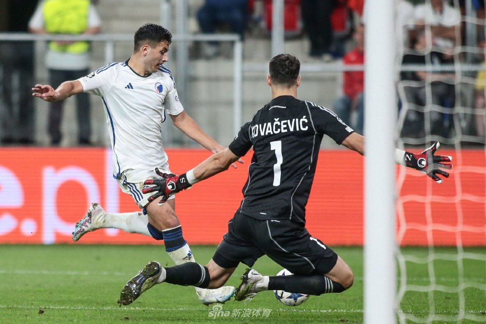 异常冷静 异常冷静