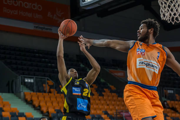 贡献巨大 贡献巨大