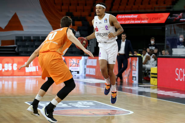 是盛宴般的 是盛宴般的