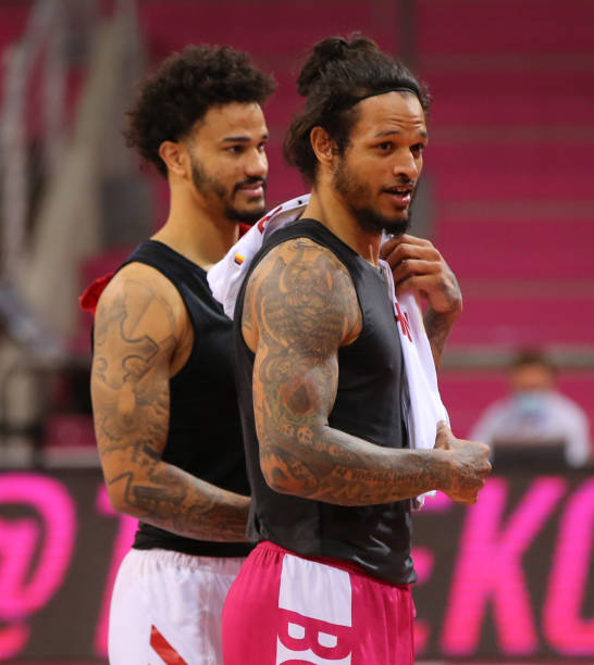 寻求舆论的 寻求舆论的