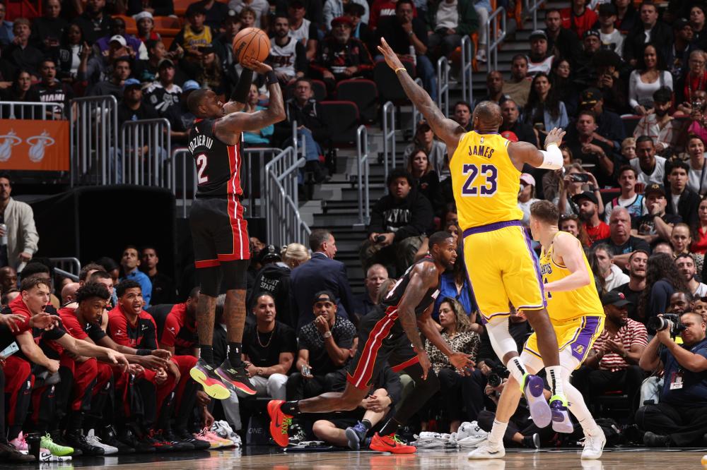 展贡献他们 展贡献他们